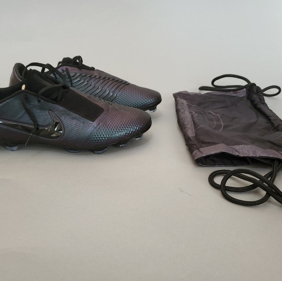 Nike Phantom Venom Elite FG Soccer Cleat - Picture 2 of 4